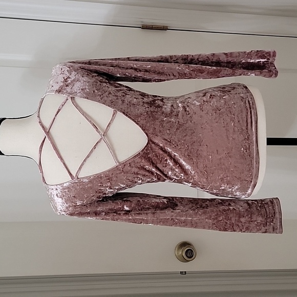 Dresscode LA, Size Unknown Dusty Rose Crushed Velvet Long Sleeve Top - Picture 3 of 9